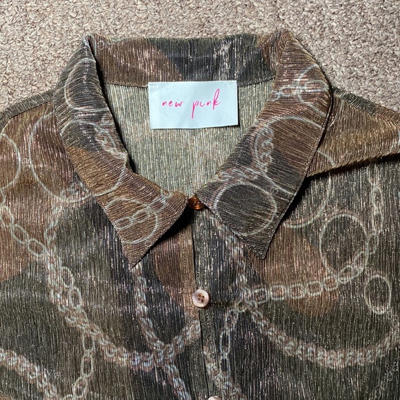 Button down sheer design shirt with bell sleeves - Picture 5 of 8